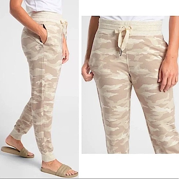 Athleta Balance Printed Jogger in Camo Lux Oatmeal Heather - Picture 14 of 16